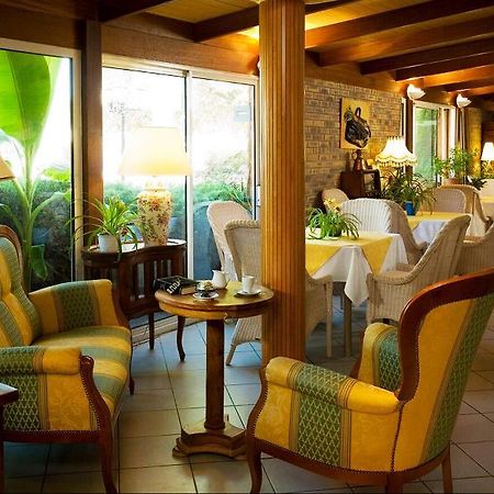 Logis Chez Bach Hotel Chaussin ภายนอก รูปภาพ